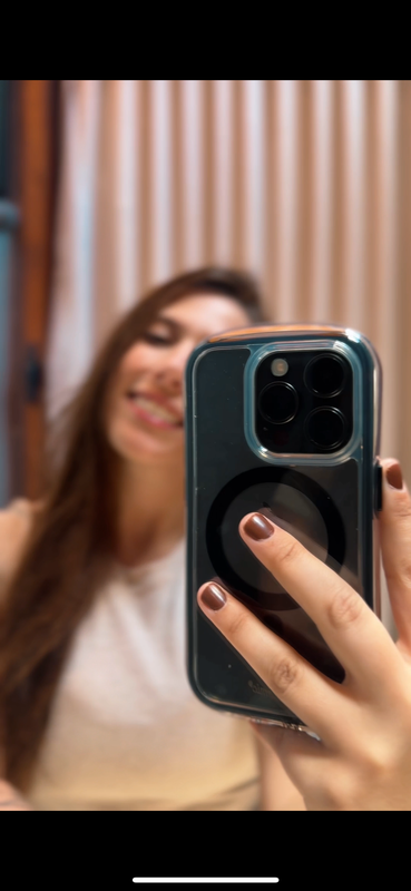 Lifestyle product mirror portrait